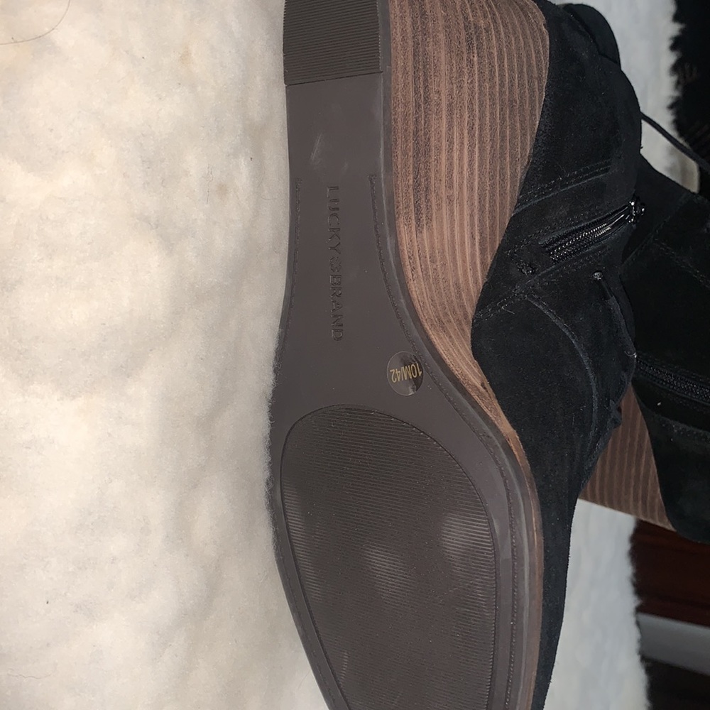 Lucky Brand boot size 10 - Picture 4 of 5